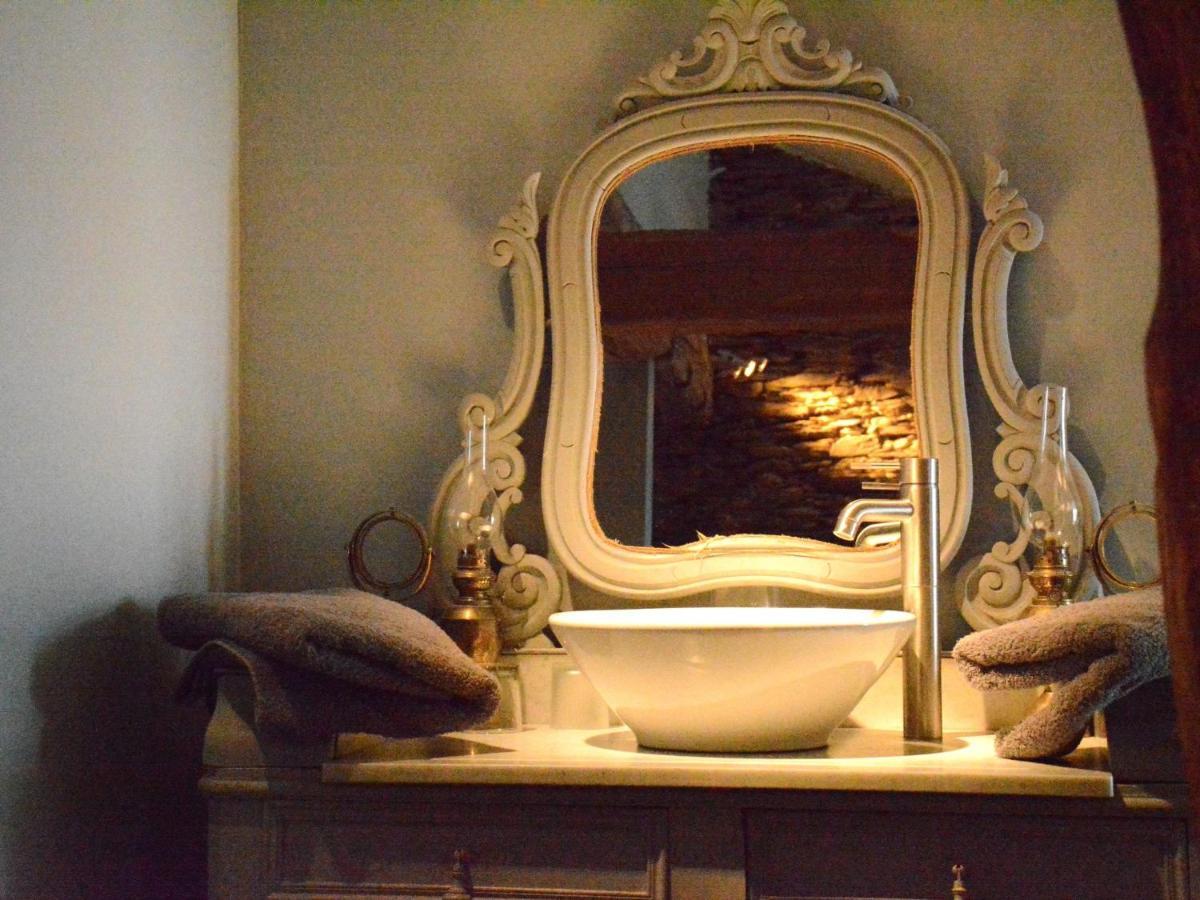 Villa With Hot Tub And Sauna Bievre Bagian luar foto