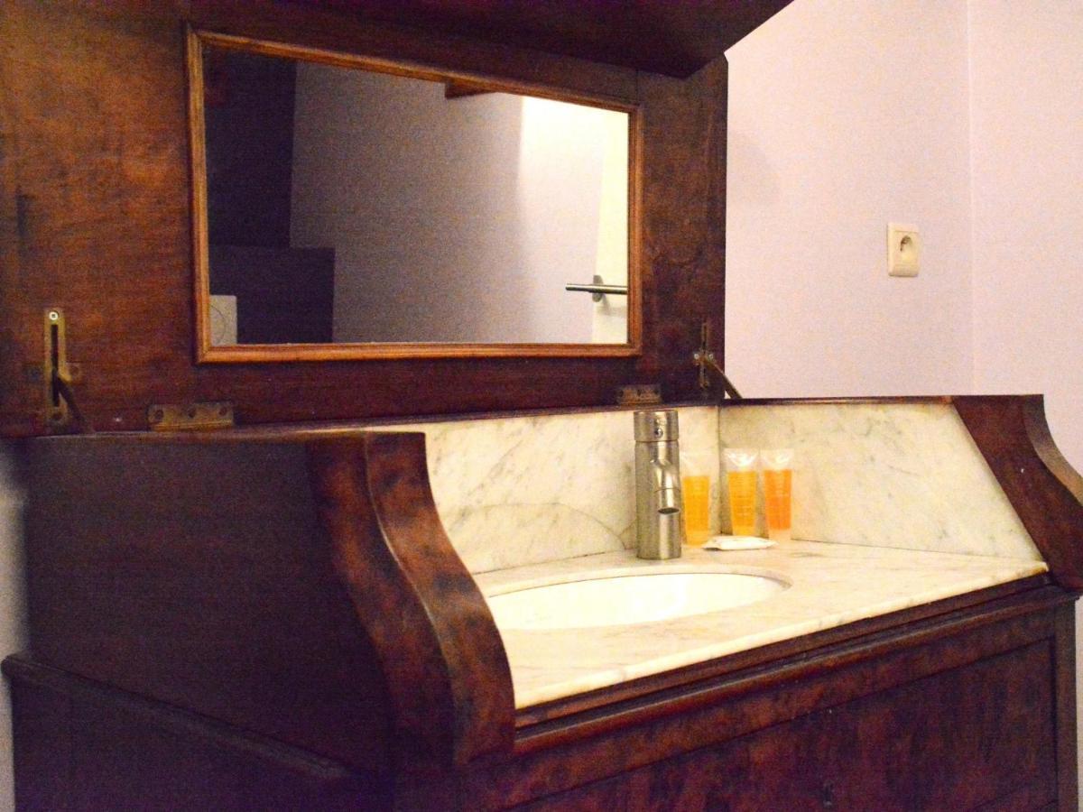 Villa With Hot Tub And Sauna Bievre Bagian luar foto