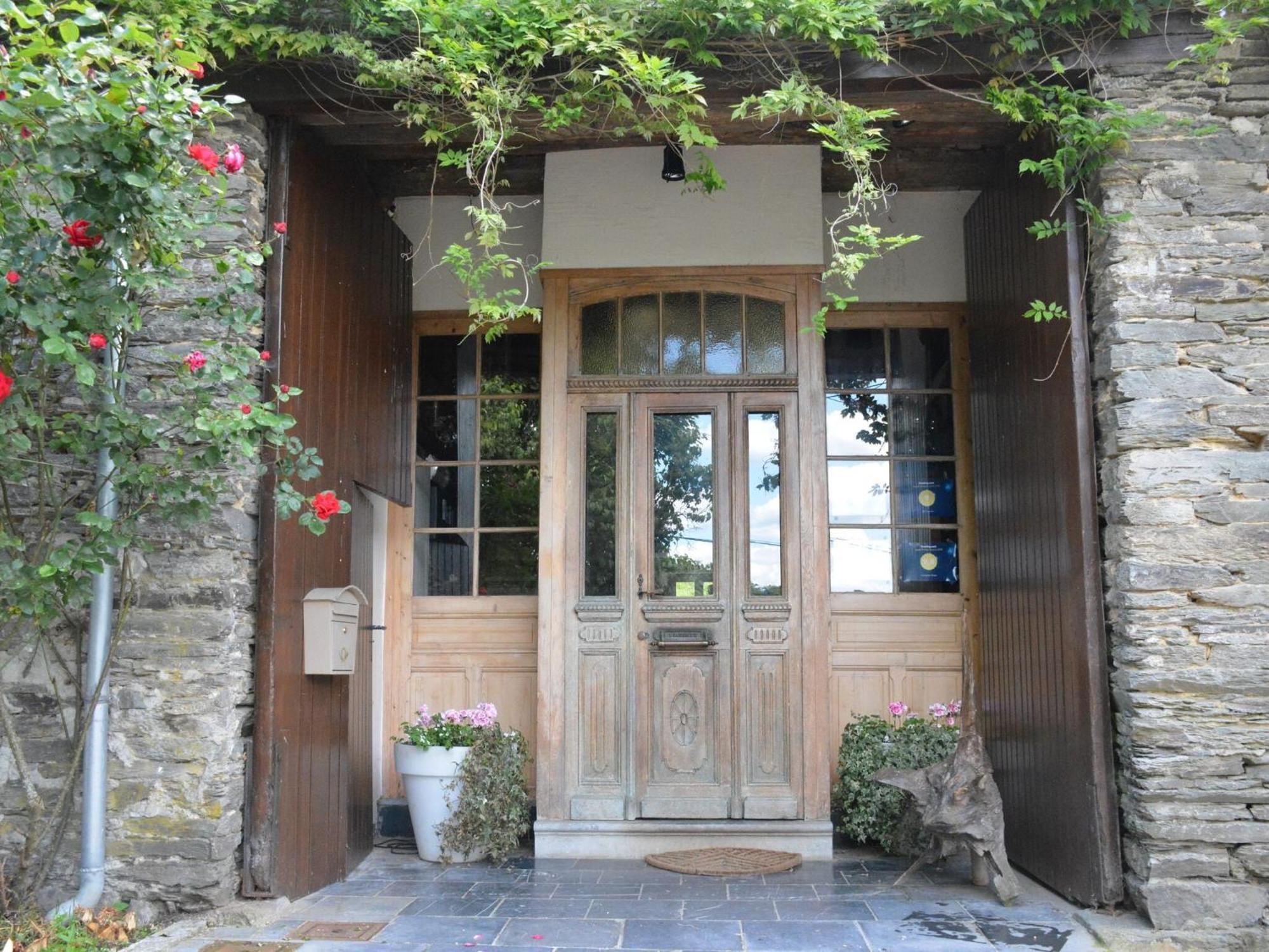 Villa With Hot Tub And Sauna Bievre Bagian luar foto